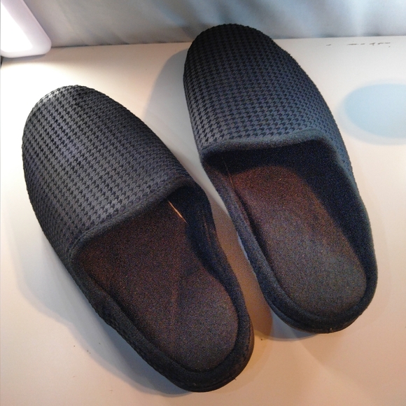 Slippers - Picture 4 of 4